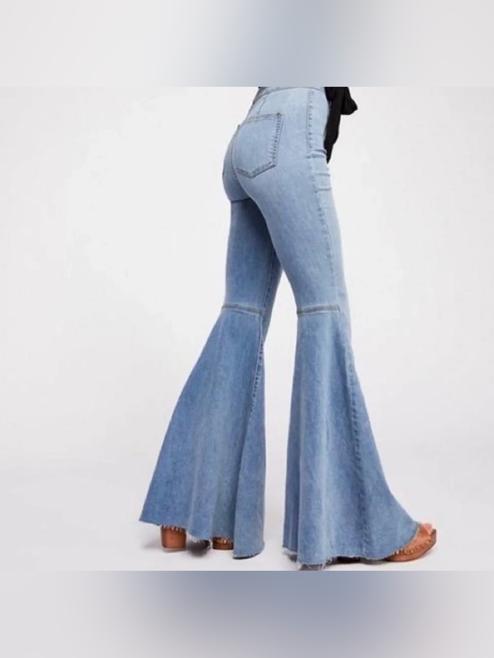 Free People x We The Free Just Float On Flare Jeans in Love Letters Size 27 (NWT